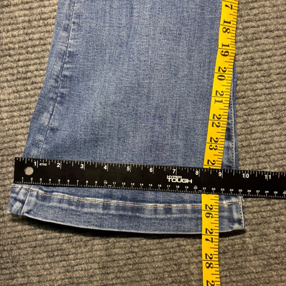 American Eagle Super Hi-Rise Flare Jeans Blue 4 Short Patch Pocket Detail - Picture 7 of 10